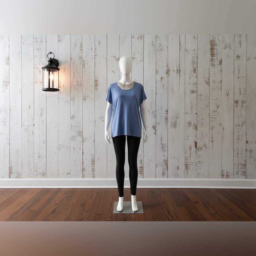 💎$3 WITH BUNDLE💎 Blouse in Soft Blue - Picture 4 of 7